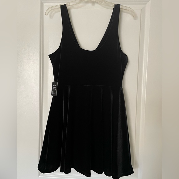 Express Velour Dress - Picture 5 of 5